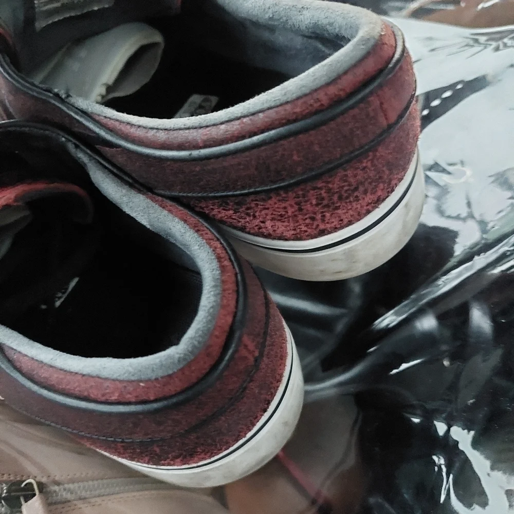 Nike Stefan Janoski Men's Red/Black Sneakers Sz 10.5 Swoosh. (D)